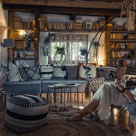 Nooks By Adybeca - Traditional Nook *