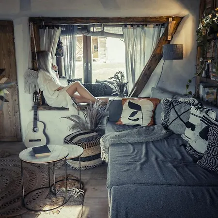 Nooks By Adybeca - Traditional Nook *