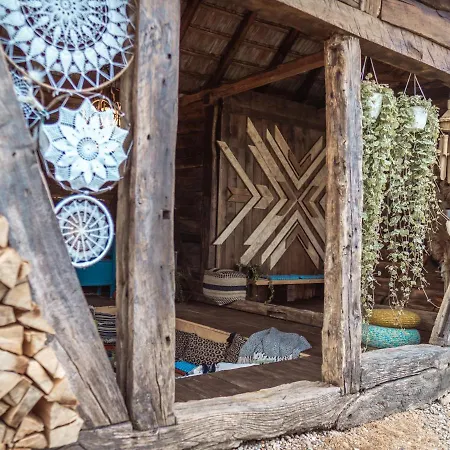 Nooks By Adybeca - Traditional Nook *